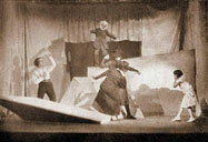 Dětský karneval Výjev z Bouhélierova Dětského karnevalu. (Umělecké studio, režie V. Gamza, 1926)