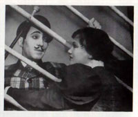Vladimír Šmeral a Marie Burešová z Burianovy inscenace Žebrácká opera, 1934
