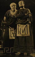 Voskovec a Werich jako Scipio Calaber a Horacio Darda v Nebi na zemi (OD, režie J.Honzl, 1936)